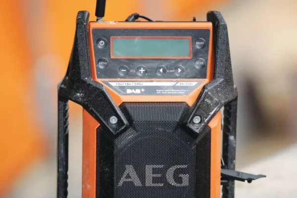 AEG Radio budowlane akumulatorowe BR1218C-0 - obrazek 3